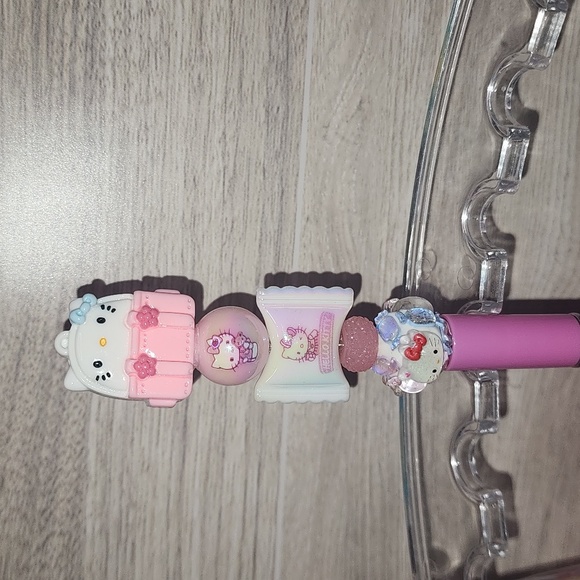 Hello Kitty Pen - Picture 2 of 2